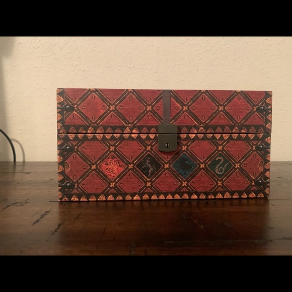 red, green,brown - Picture 1 of 3